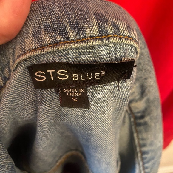 ❌sold❌ STS BLUE DISTRESSED JEAN JACKET SMALL - Picture 7 of 9